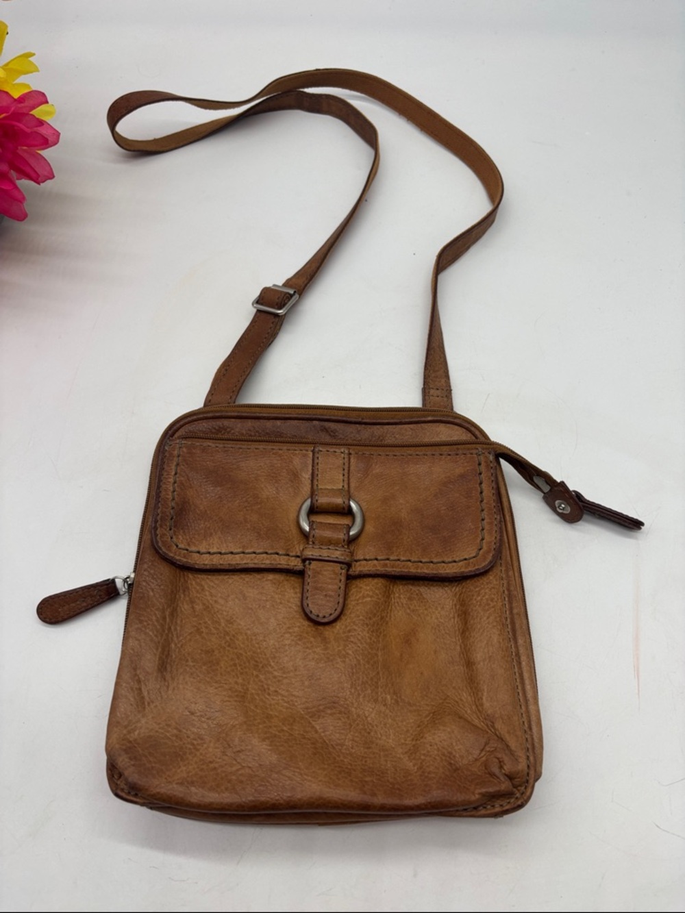 Fossil Vintage Classic Brown Leather Crossbody Bag Stylish Everyday Shoulder Bag